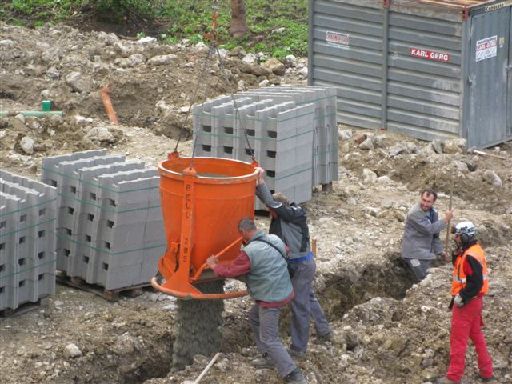 Der Beton muss schnell eingef&uuml;llt werden
