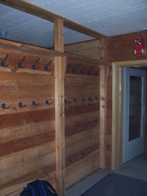 Huette innen, Seitenansicht