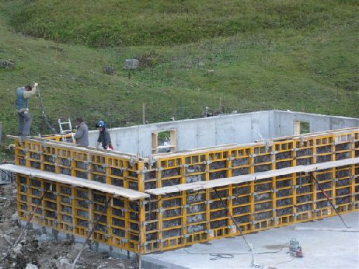 So sieht es jetzt neben der H&uuml;tte aus