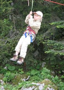 Laufen auf dem Seil, Mutprobe fuer Kinder