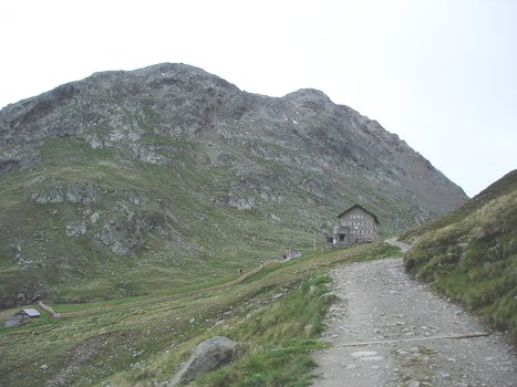 Nach langem Zustieg die Martin Busch H&uuml;tte
